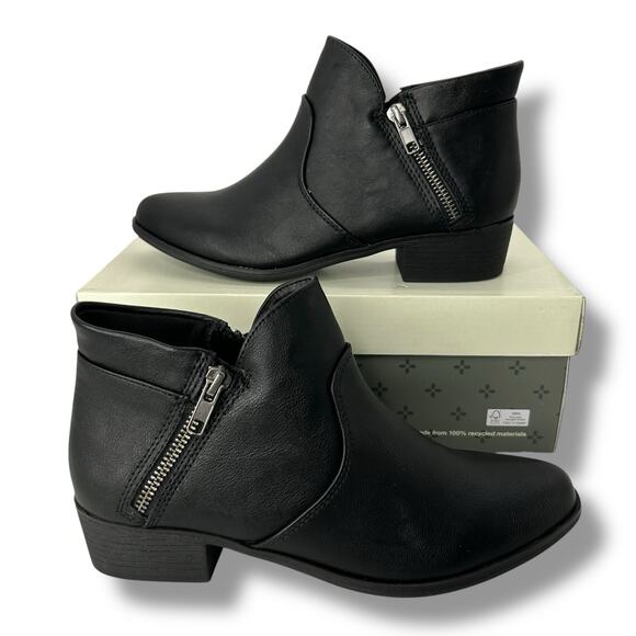 NEW Sun + Stone  Black Low Ankle Booties Size 7.5 Classic Preppy Goth Boot NWT - Picture 1 of 12